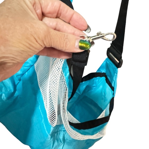 PocoPet small pet carrier - crossbody - folds up into small bag - Picture 12 of 13